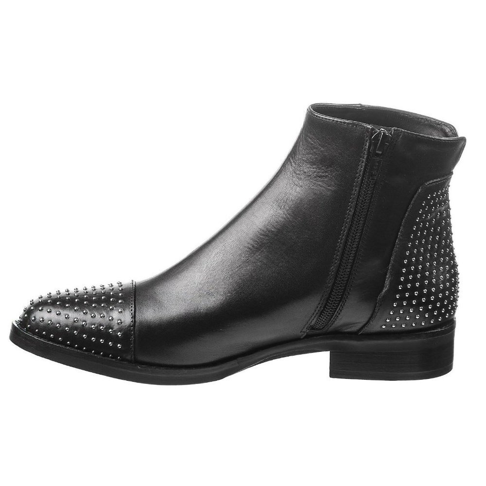 STELLE MONELLE Studded Black Leather Ankle Booties E217